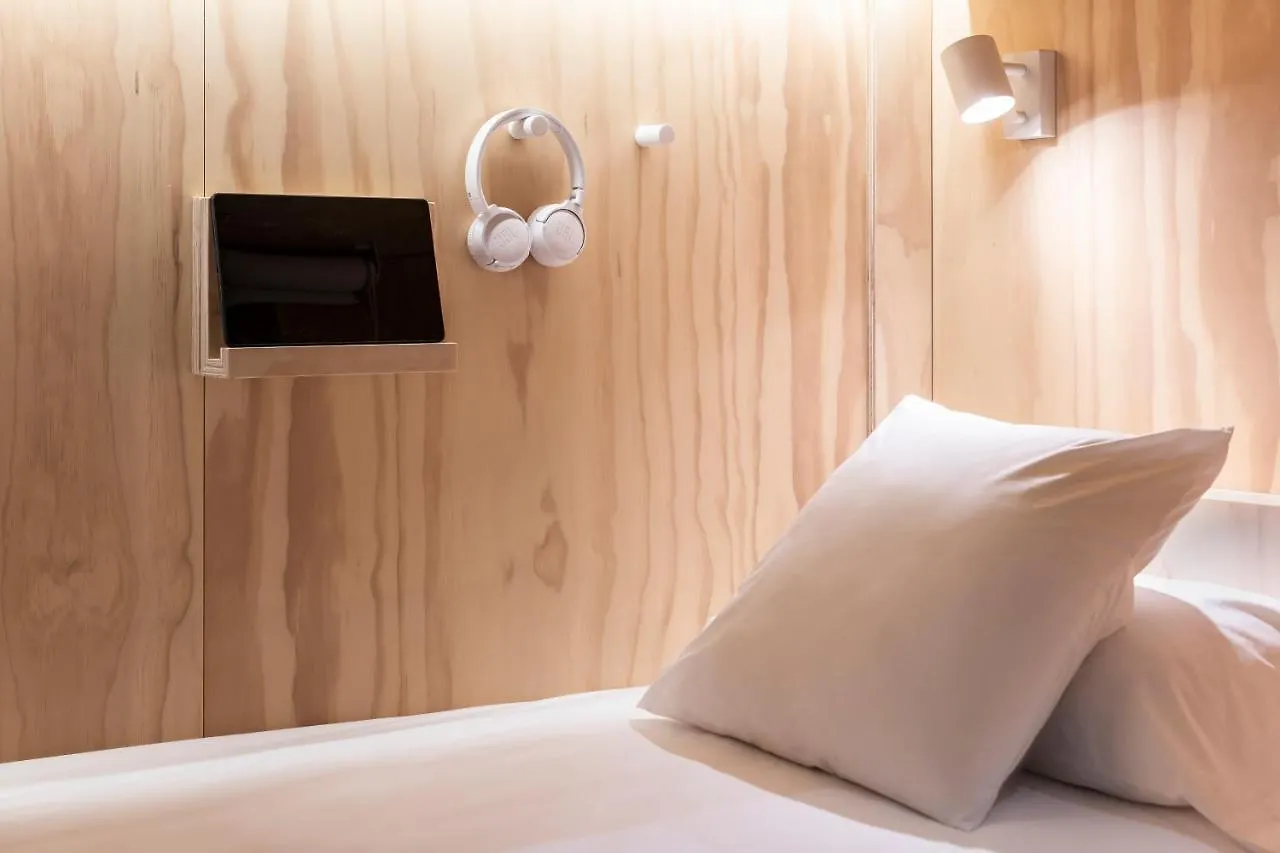 Colo Colo Hostel - Single Private Beds 산세바스티안
