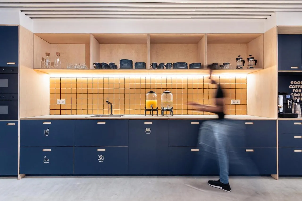 Colo Colo Hostel - Single Private Beds 산세바스티안 0*,  스페인